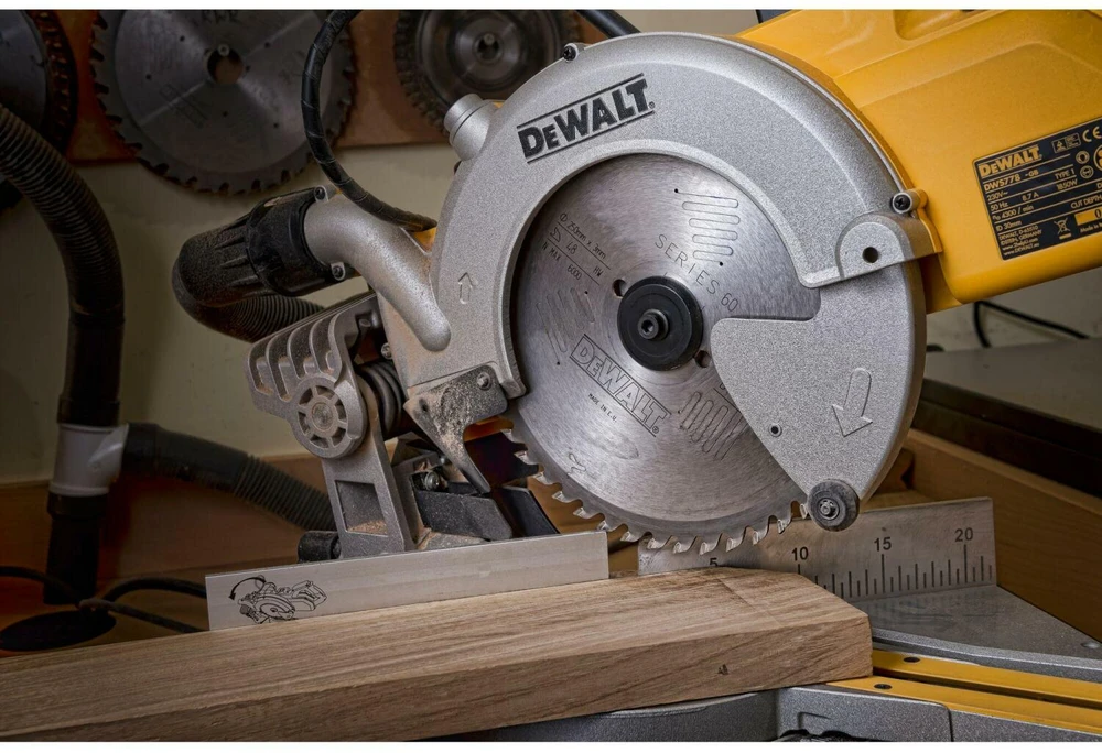 DEWALT PJŪKLĖS 250x30mmx48z