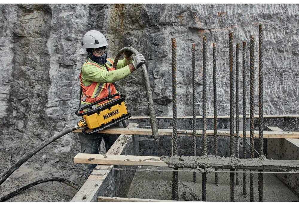 Dewalt Akumuliatorinis Akumuliatorinis betono vibratorius 54 V, 12 000 (sūk./min.)