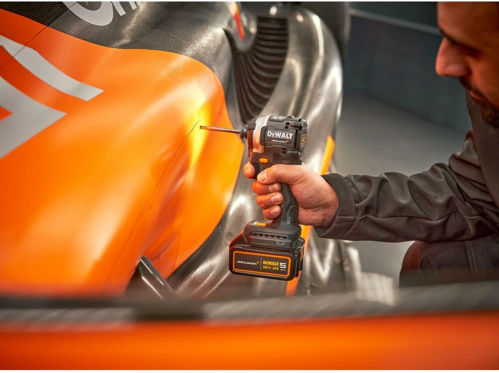 Dewalt 18 V XR sukimo smūginis 2 x 5 Ah „McLaren“
