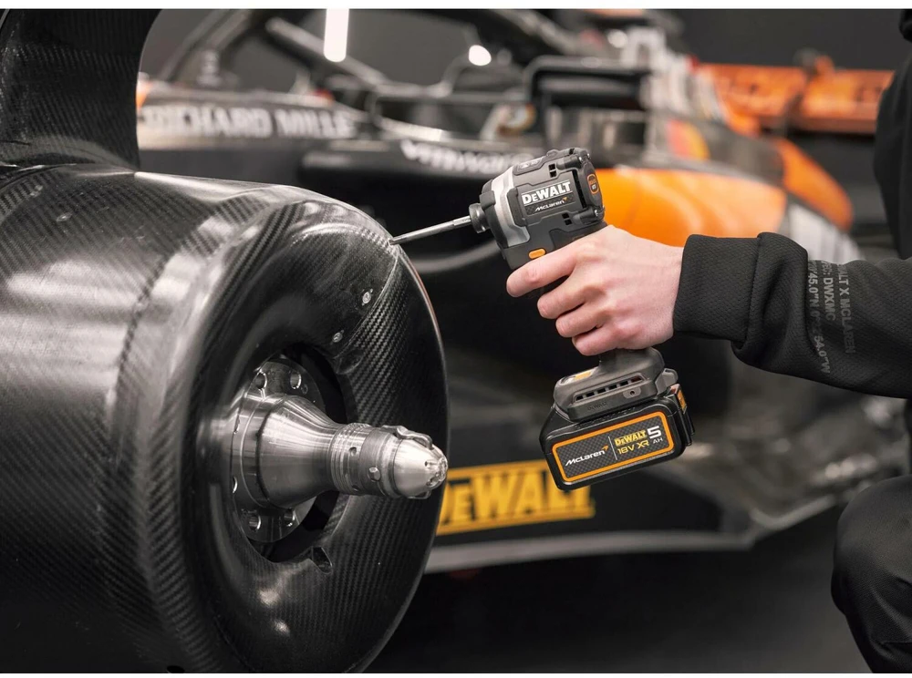 Dewalt 18 V XR sukimo smūginis 2 x 5 Ah „McLaren“