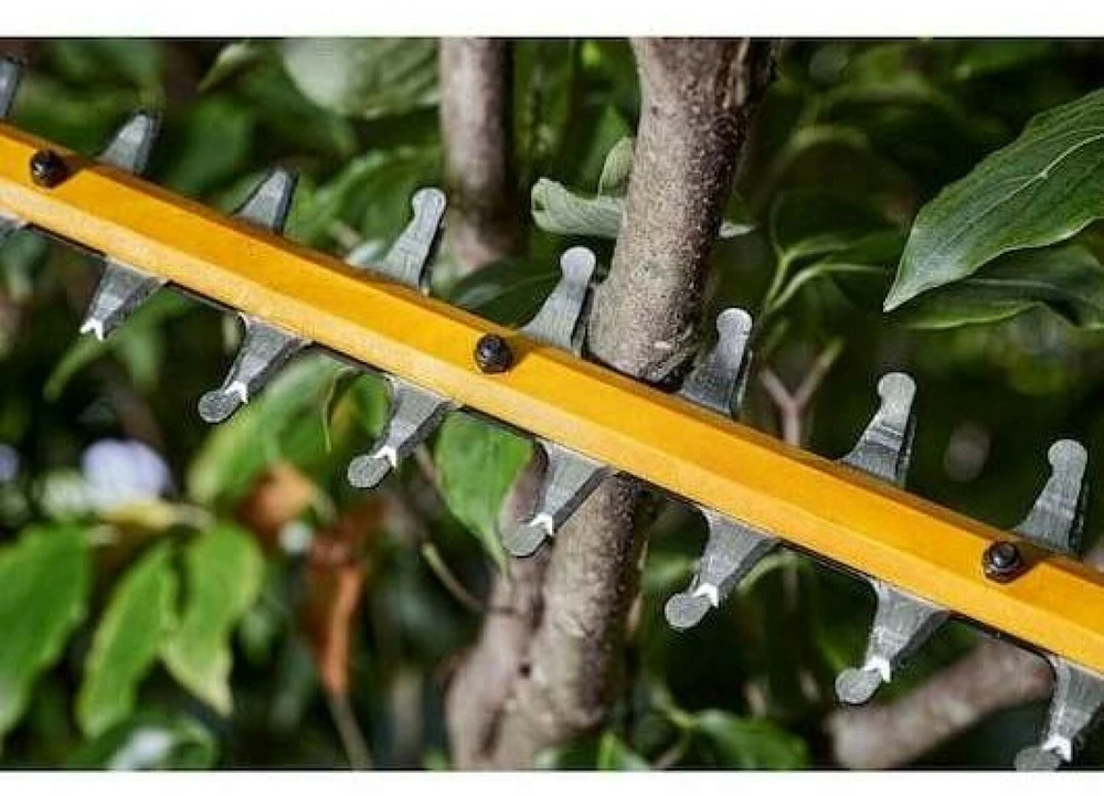 Gyvatvorių žirklės DeWalt DCMHT573X1-QW; 54 V; 65 cm; 1x9,0 Ah akum.