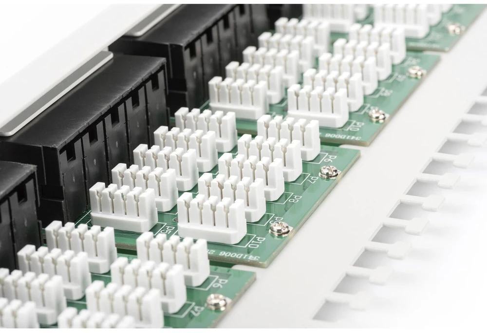 „Assmann Electronic DIGITUS CAT 3 ISDN“ komutacinė panelė, neekranuota, 50 prievadų RJ45 8P4C LSA 1U, montuojama ant stovo, pilkos spalvos RAL 7035