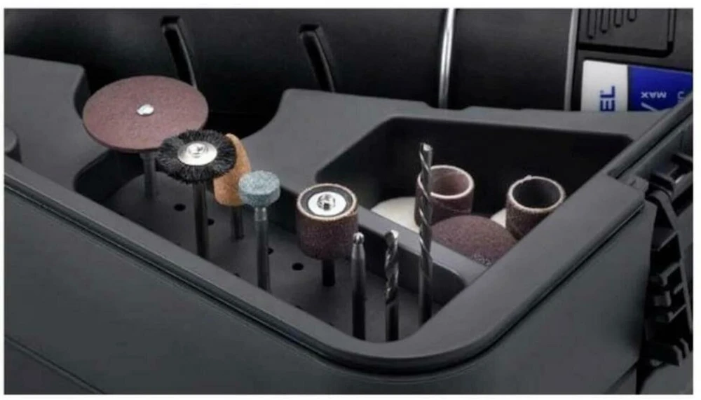 Daugiafunkcis įrankis Dremel 8250-5/65 Platinum, su 5 antgaliais ir 65 priedais