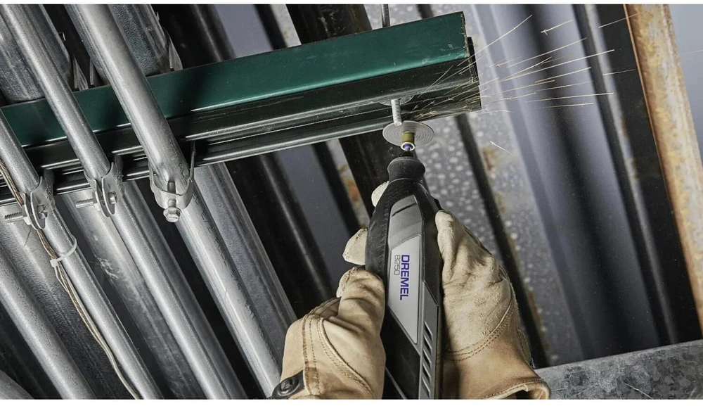 Daugiafunkcis įrankis Dremel 8250-5/65 Platinum, su 5 antgaliais ir 65 priedais