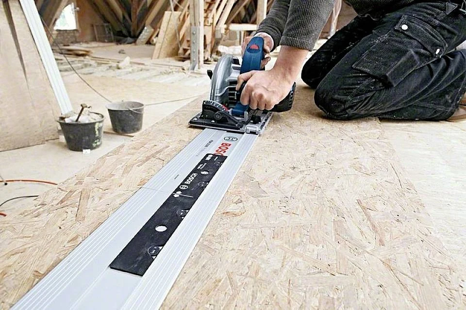 Žiedinis pjūklas Bosch GKS 85 G 2200 W 235 mm (0615990M92) + kreipiamasis bėgis FSN 1400