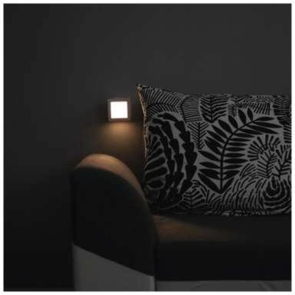 Sieninis šviestuvas Emos Emos P3316 LED naktinė lempa 230 V lizdui su jutikliu