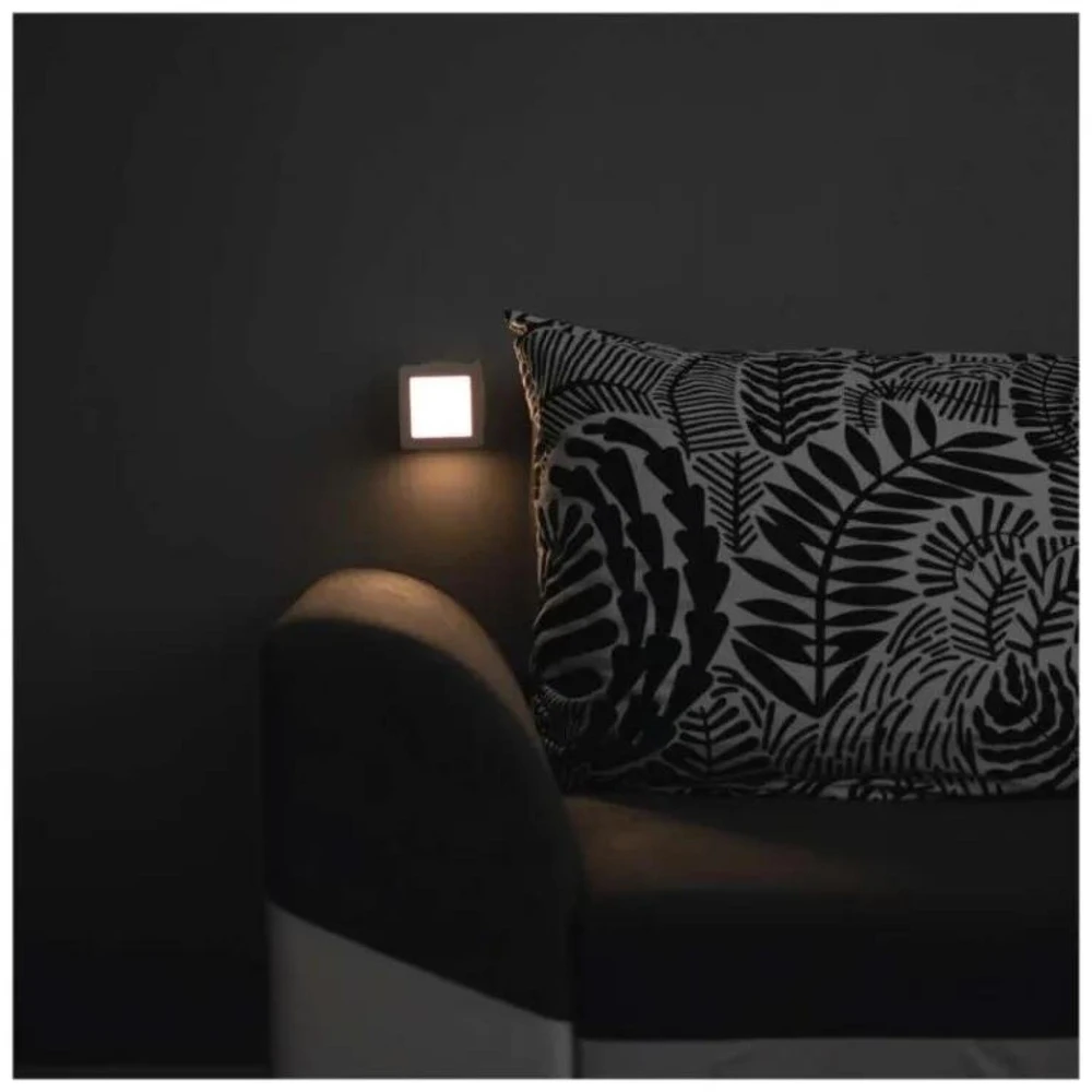 Sieninis šviestuvas Emos Emos P3316 LED naktinė lempa 230 V lizdui su jutikliu