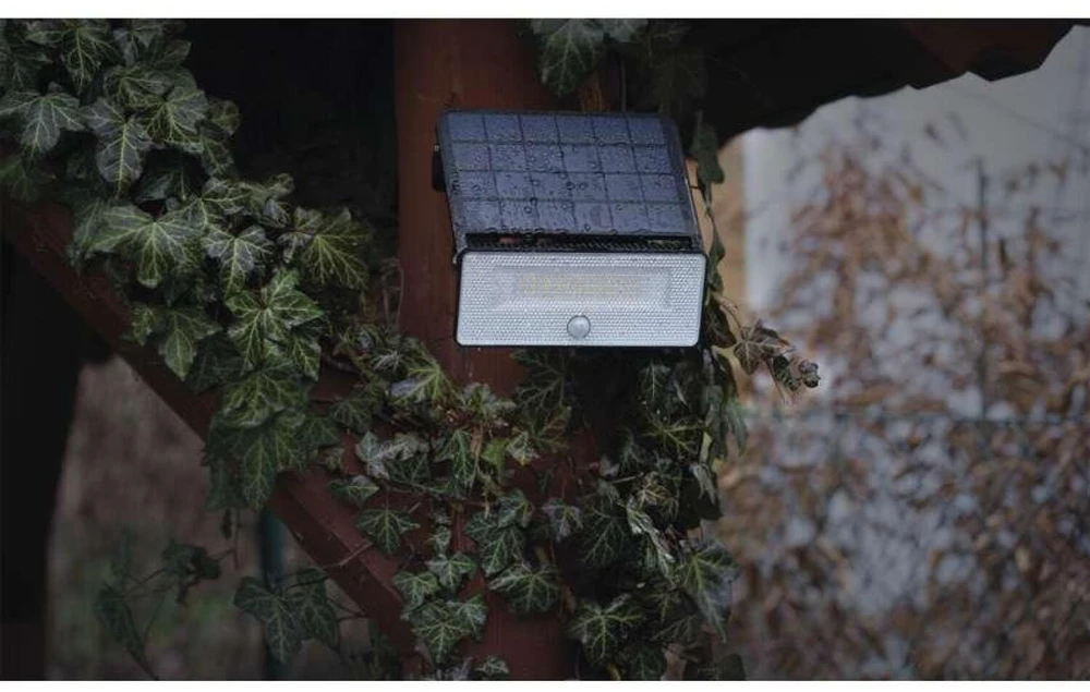 Kondicionierius Emos SOLO prožektorius ZG122S, 1600 lm, 3,7 V, IP54, PIR jutiklis, 100°, 6 m, Li-Ion 3600 mAh, neutralus baltas