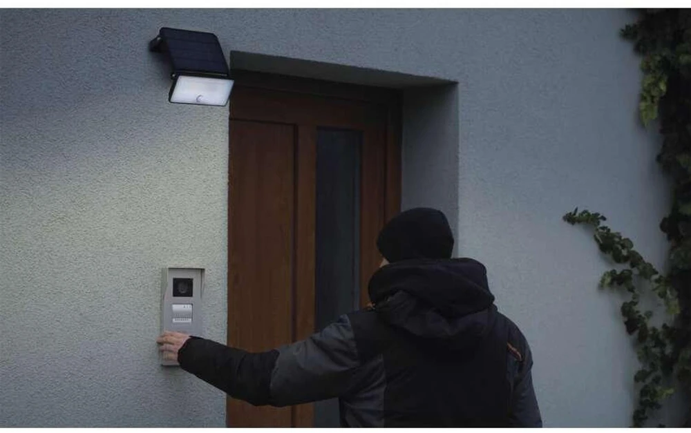 Kondicionierius Emos SOLO prožektorius ZG122S, 1600 lm, 3,7 V, IP54, PIR jutiklis, 100°, 6 m, Li-Ion 3600 mAh, neutralus baltas
