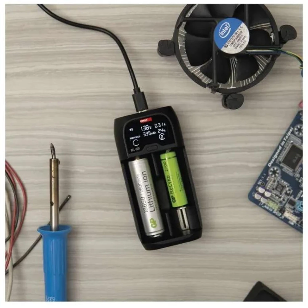 Universal Li-ion battery charger EMOS BCL-20D