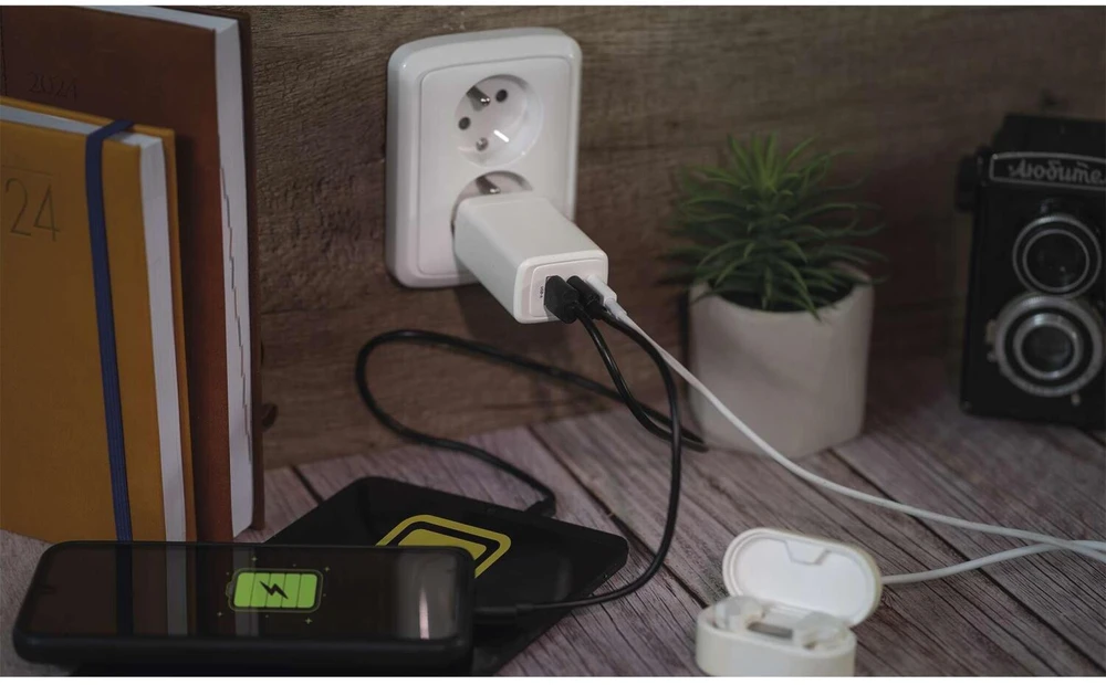 Emos Universal USB adapter GaN to PD 65 W max.