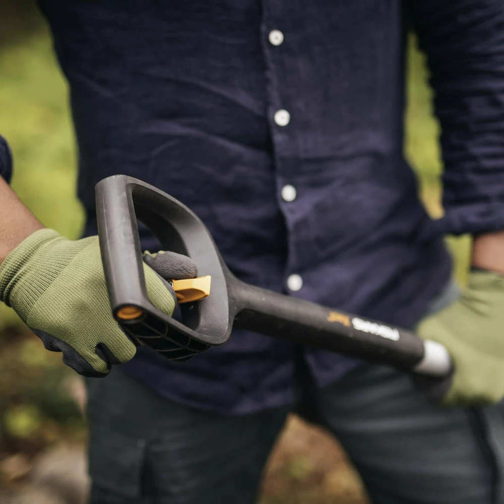 Fiskars Xact™ tiesus kastuvas (teleskopinis)