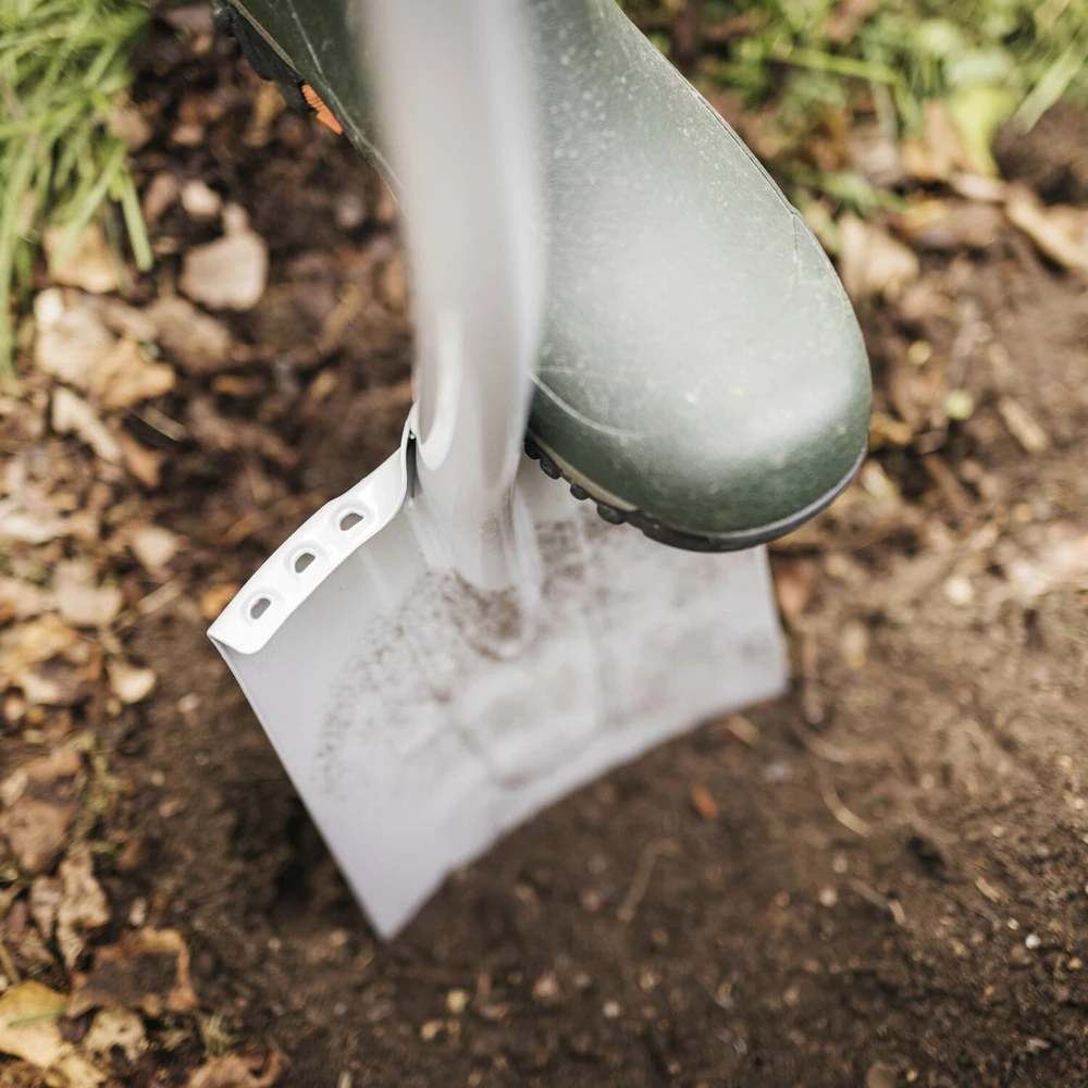 Fiskars Xact™ tiesus kastuvas (teleskopinis)