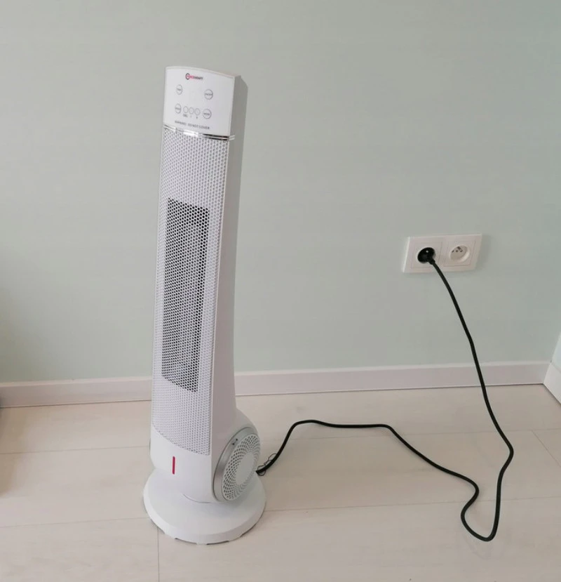 Rockforce Wmc VENTILIATORIAUS ŠILDYMAS 2-F SU NUOTOLINIO PULTO PULTU 2200W /FORCEKRAFT