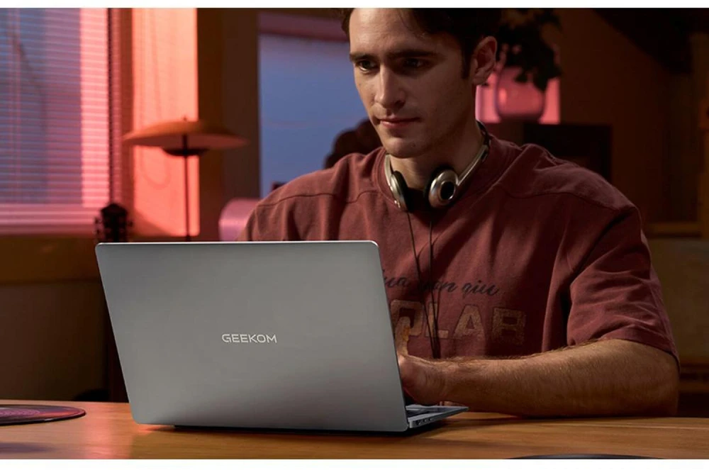Nešiojamas kompiuteris - GEEKOM GeekBook X14 Pro | Ultra 5-125U | 16 GB | 500 GB | 14 colių | Wi‑Fi 6E | Win11 Pro | titaninė pilka