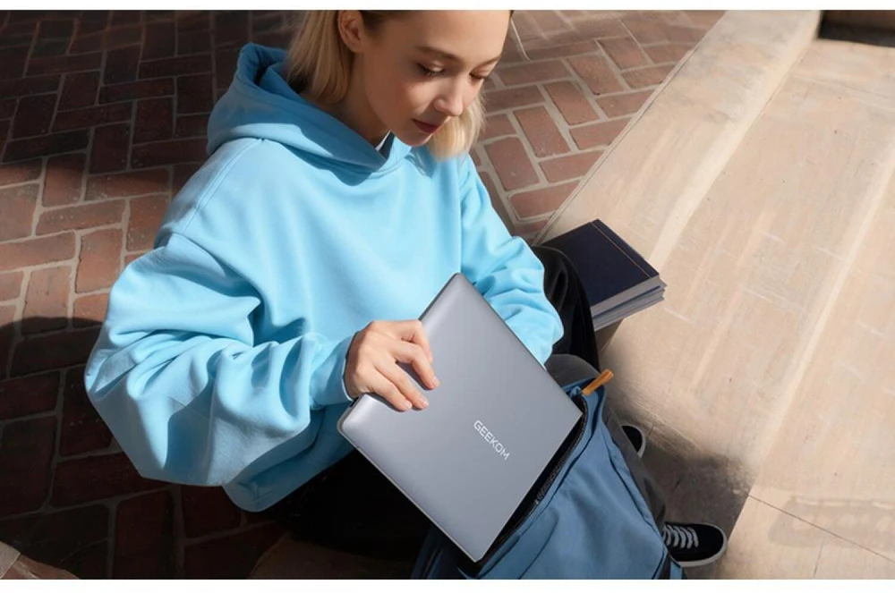 Nešiojamas kompiuteris - GEEKOM GeekBook X14 Pro | Core Ultra 9-185H | 32 GB | 1 TB | 14 col. | Wi‑Fi 6E | Win11 Pro | titano pilka