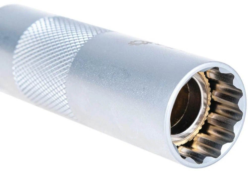 Geko Plonasienė veržliaraktinė galvutė su šarnyru žvakėms 14 mm 3/8'' CrV (100)