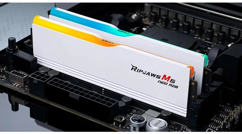 32 GB (2 x 16 GB) G.Skill Ripjaws M5 Neo RGB EXPO DDR5-6000 CL36 RAM atminties rinkinys