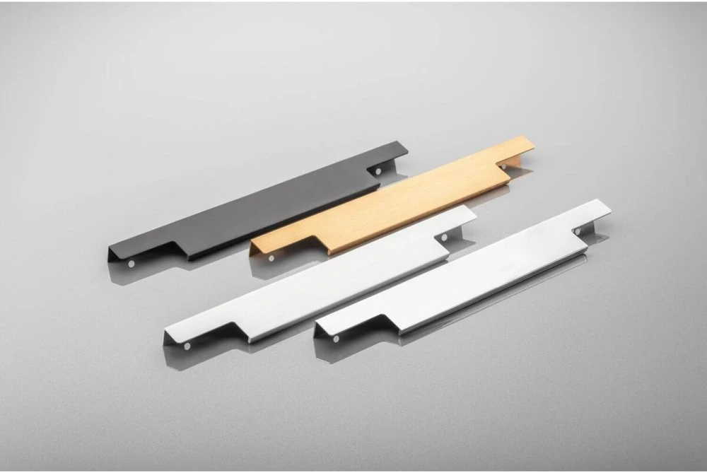 GTV Aluminum handle LIND C = 352/796/18 mm brushed auksinis