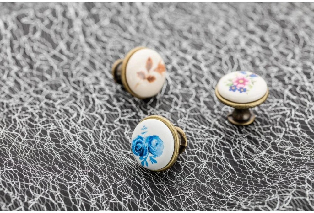 GTV Porcelain knob J4 antique brass R-pink flower