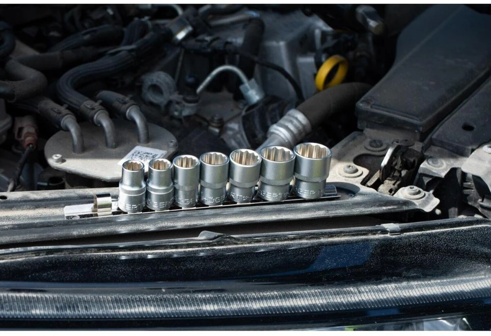 HOGERT 1/2" 12-point socket wrench set. 8 pcs.