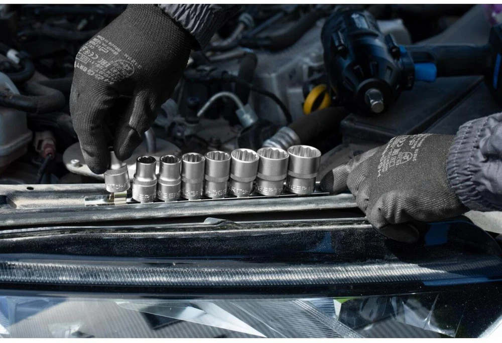 HOGERT 1/2" 12-point socket wrench set. 8 pcs.
