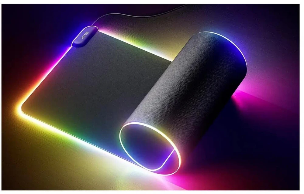 Hyte CNVS Intense Play Mat qRGB pelės kilimėlis žaidimams – juodos spalvos