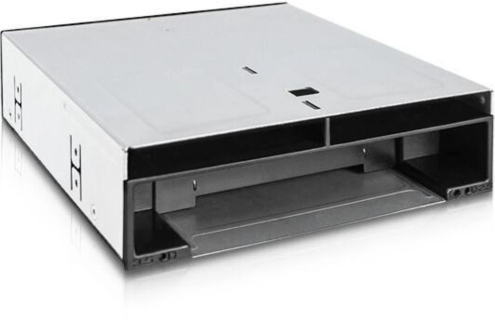 Icy Dock standartinė stotelė 2x 2,5'' + 1x 3,5'' SATA III FlexiDOCK (MB095SP-B)