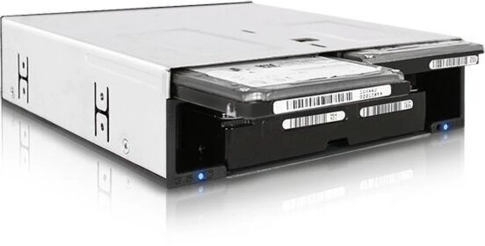 Icy Dock standartinė stotelė 2x 2,5'' + 1x 3,5'' SATA III FlexiDOCK (MB095SP-B)