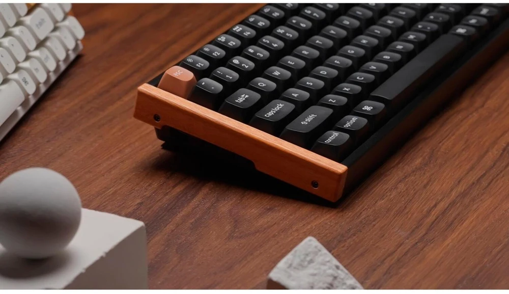 Klaviatūra Keychron K2 HE (juodas/holz, DE-išdėstymas, Gateron Double-Rail Magnetic Nebula, Aluminiumrahmen)