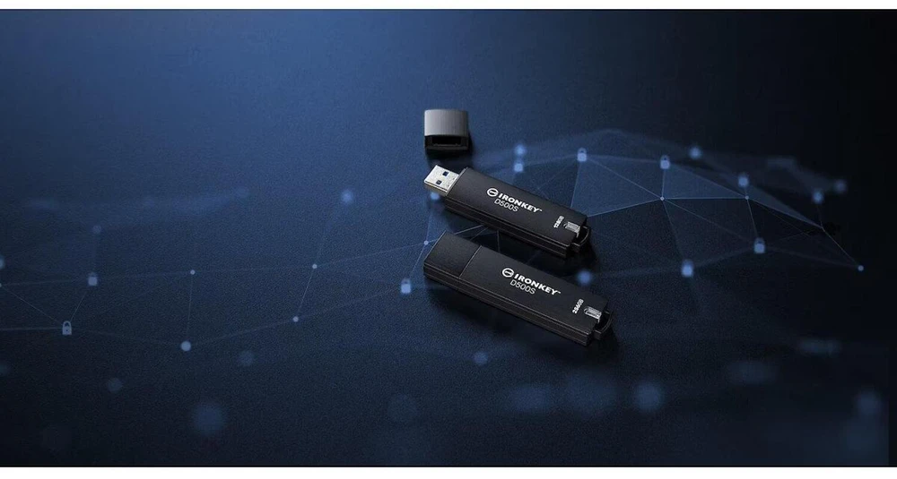 Kingston IronKey D500S 128GB FIPS 140-3 3 lygis 256 bitų