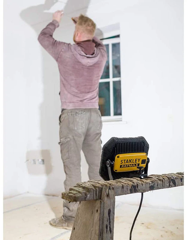 Stanley Atšvaitas žibintuvėlis 230V 3000lm BT, 5m laidas, IP67