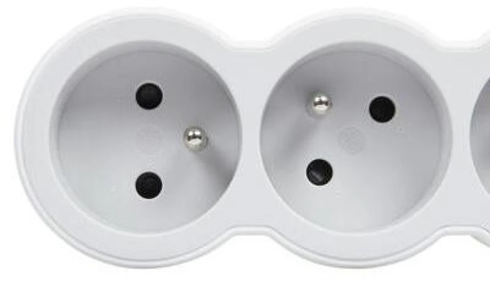 Legrand Standartinis ilgintuvas 3x2P+Z 3m balta ir-pilka