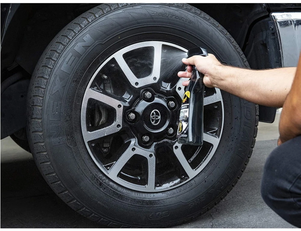 Meguiars G190424 Ultimate Vanduo Less Wheel & Tire Clean & Protect Care vienu žingsniu 709ml purškalas (JAV)