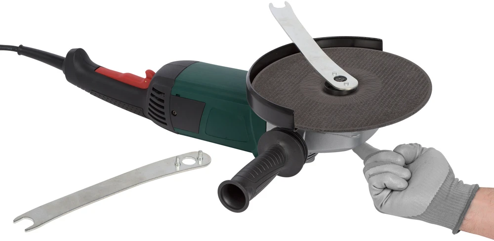 Powerplus Kampinis šlifuoklis POWP1030, 2300W, 230mm, 4m, 6500min-1, 111dB(A), 1 greičio nustatymas
