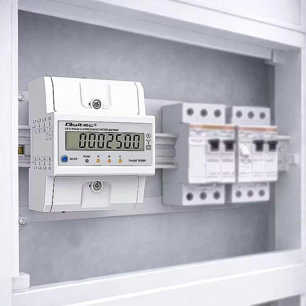 „Qoltec 50980“ trifazis elektroninis skaitiklis su atstatymu | Energijos suvartojimo skaitiklis ant DIN bėgelio | 400 V | 100 A | LCD | LED | 4P