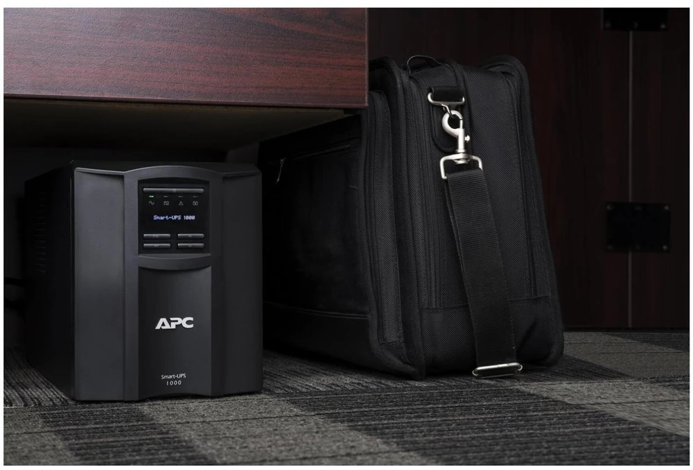 APC SMART-UPS 1000VA LCD 230V WITH SMARTCONNECT