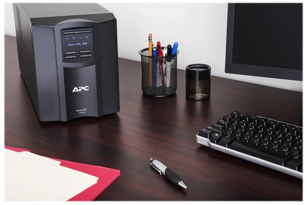 APC SMART-UPS 1000VA LCD 230V WITH SMARTCONNECT