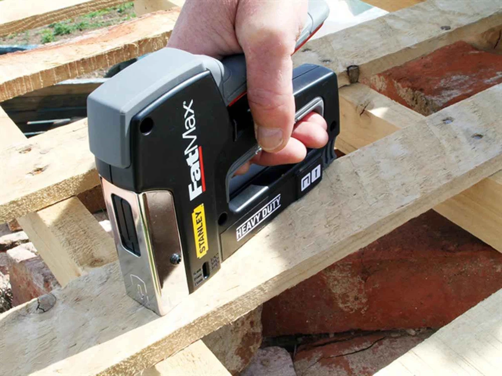 Mechaninis apkabėlių/vinių plaktukas Stanley FatMax TR350