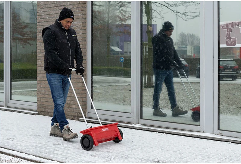 Kreator KRTGR9001 - Garden spreader 450mm 12kg