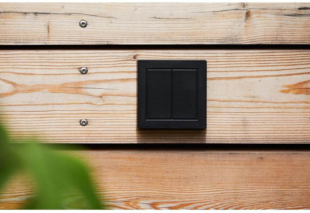 Senic Friends of Hue Outdoor Switch juodas baterijų jungiklis Schalter Homekit