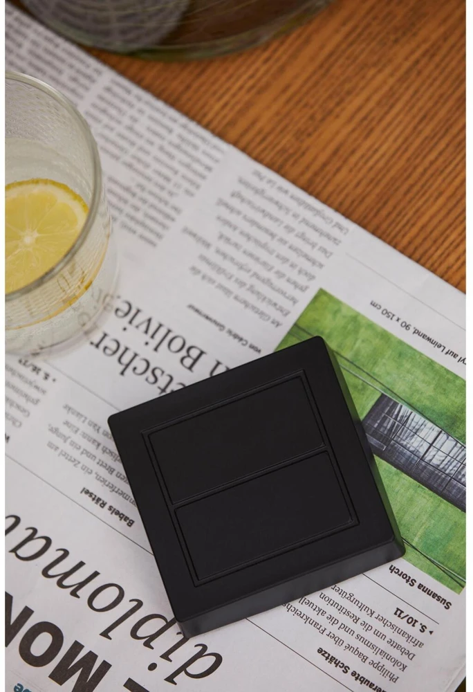 Senic Friends of Hue Outdoor Switch juodas baterijų jungiklis Schalter Homekit