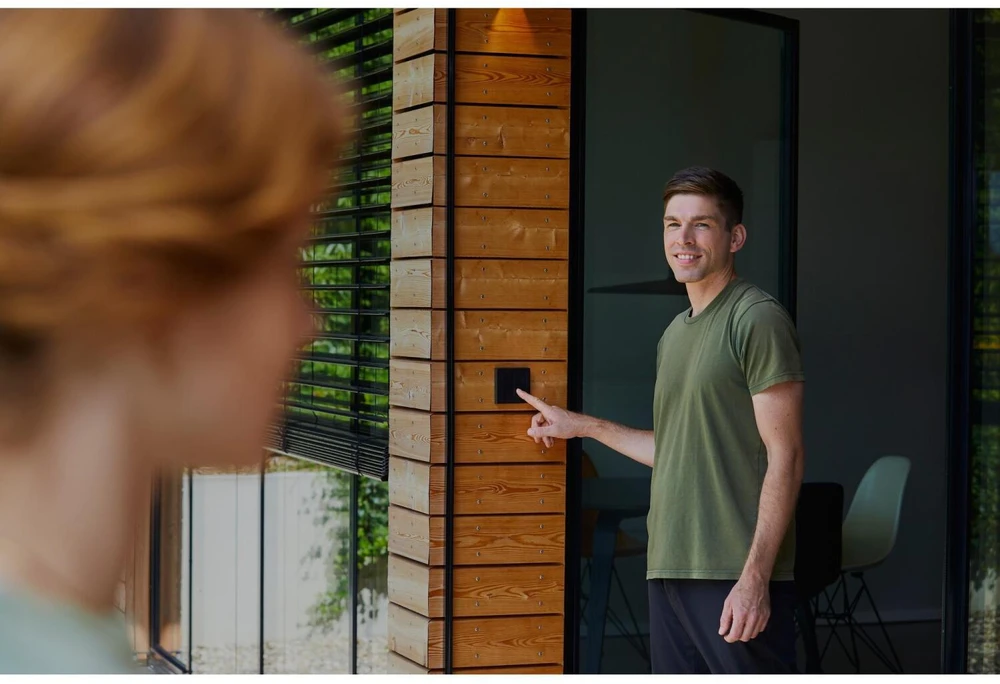 Senic Friends of Hue Outdoor Switch juodas baterijų jungiklis Schalter Homekit