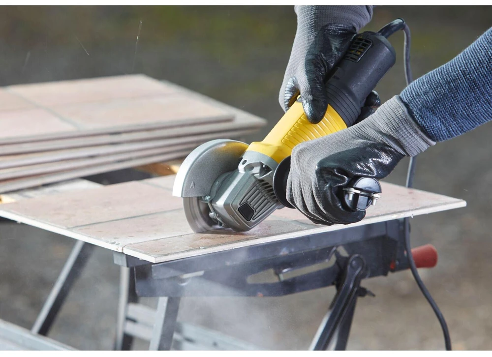 Stanley ST KAMPINIS ŠLIFULĖLIS 850W FMEG210K 115mm DĖŽAS