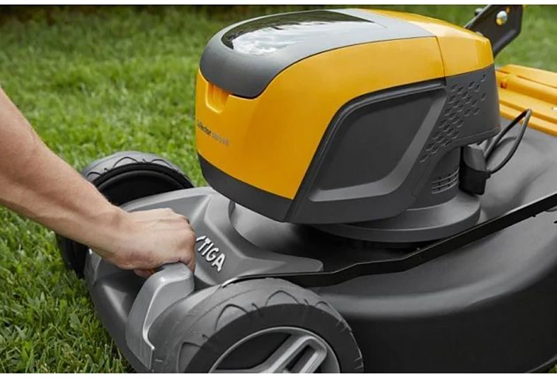 STIGA Collector 548 AE Kit premium akumuliatorinė vejapjovė 46cm 48V 4Ah 1.3kW 22-80mm 2L0485808/ST1