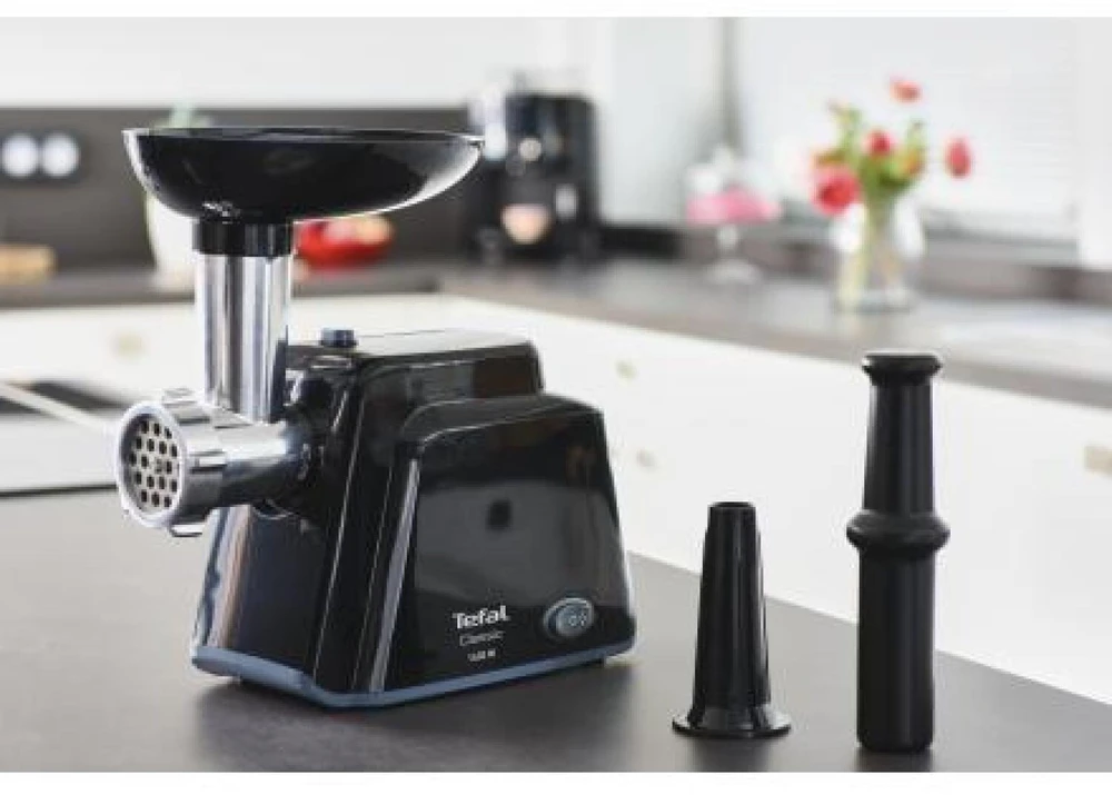 Mėsmalė Tefal HV1, NE108831, 1400W, juodos spalvos