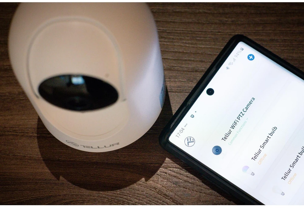 „Tellur“ išmanioji „WiFi“ vidaus kamera, su horizontalia ir vertikalia jungtimi, 3 MP, „UltraHD“, automatinis sekimas, PTZ, „Baltas“