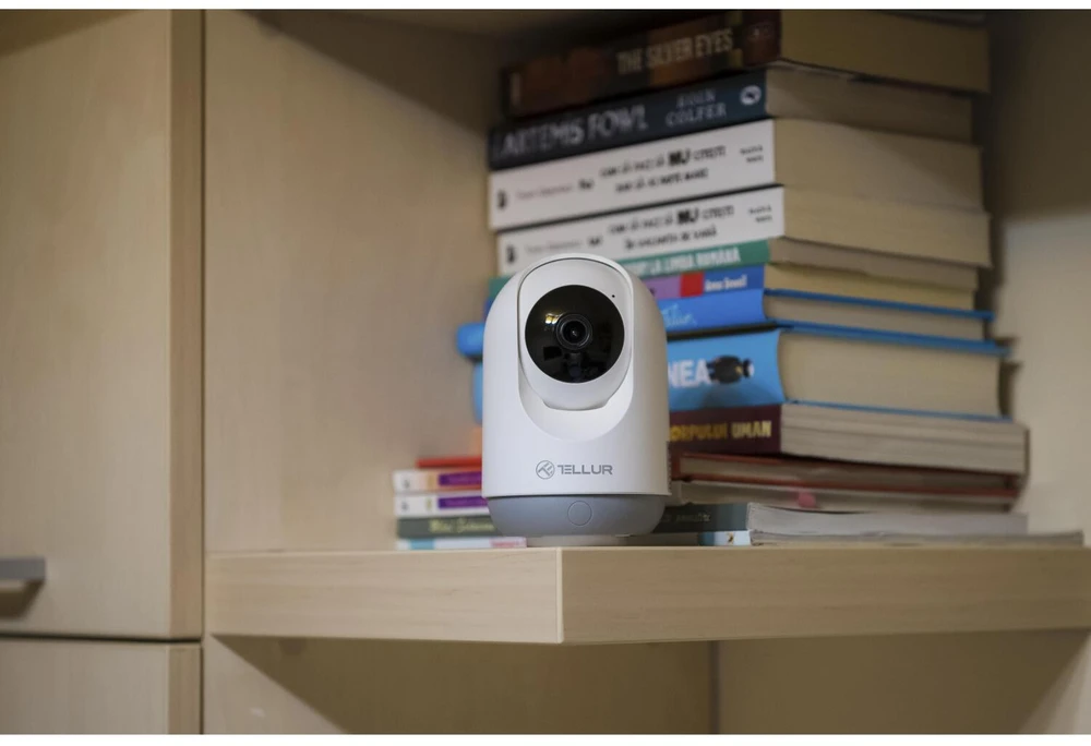 „Tellur“ išmanioji „WiFi“ vidaus kamera, su horizontalia ir vertikalia jungtimi, 3 MP, „UltraHD“, automatinis sekimas, PTZ, „Baltas“