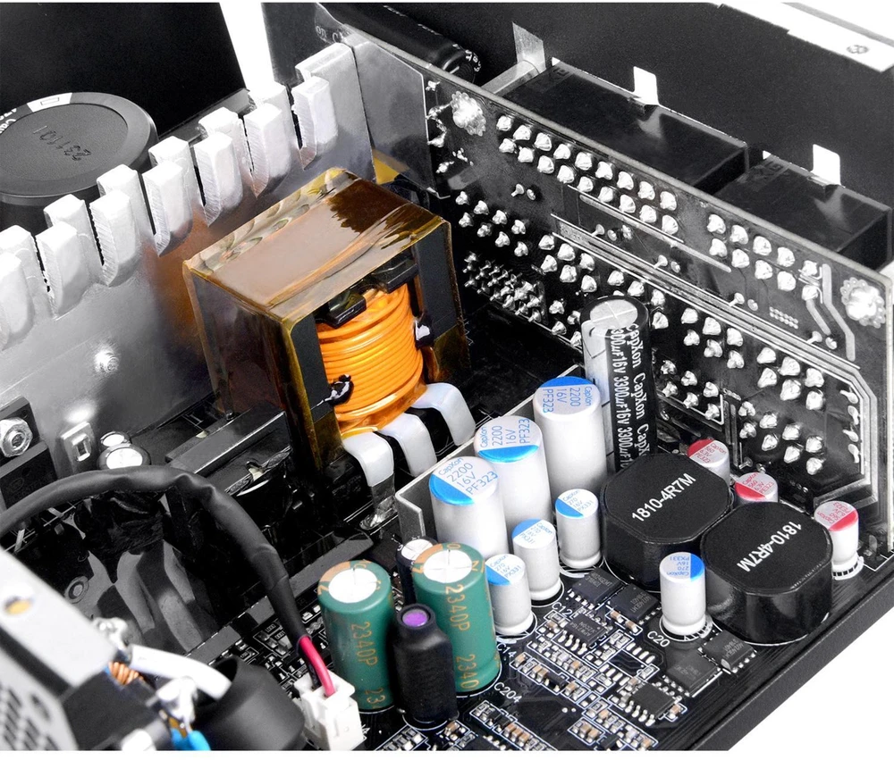 „Thermaltake“ 850 W „Germanium Pro RGB“ plokštė