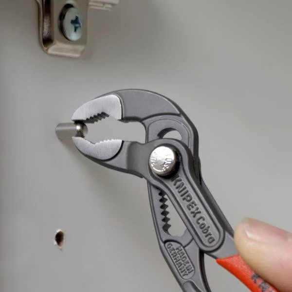 KNIPEX Cobra® vandens siurblio replės Mini, 125 mm, savitarnos ekrano pakuotėje
